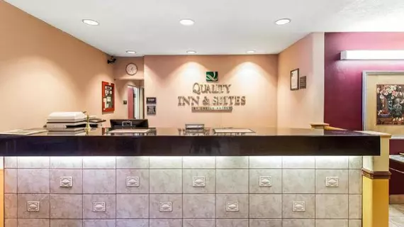 Quality Inn & Suites Lakewood | Kolorado - Denver (ve civarı) - Lakewood