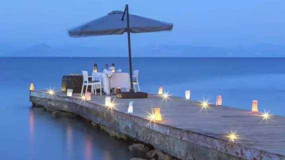 Aeolos Beach Club | İyon Adaları - Korfu