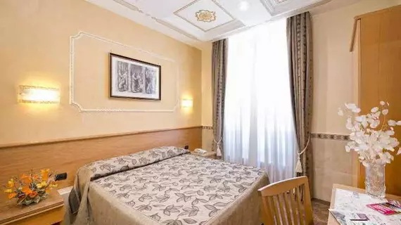 Hotel Marco Polo Rome | Lazio - Roma (ve civarı) - Roma Kent Merkezi - Rione XVIII Castro Pretorio