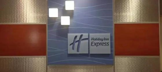 Holiday Inn Express & Suites Columbus/Edinburgh | Indiana - Columbus (ve civarı) - Edinburgh