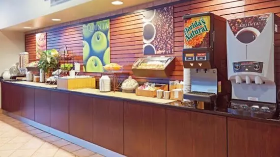 La Quinta Inn & Suites New Orleans Airport | Louisiana - New Orleans (ve civarı) - Kenner - Kenner - Louis Armstrong Uluslararası Havalimanı