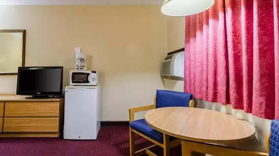 Econo Lodge Junction City | Kansas - Grandview Plaza