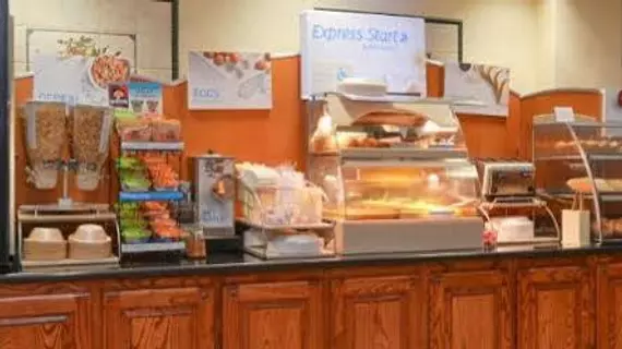 Holiday Inn Express Hotel & Suites Harrison | Arkansas - Harrison