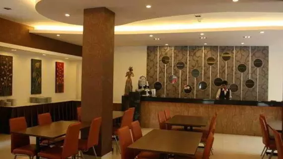 Jentra Dagen Hotel Malioboro | Yogyakarta Özel Bölgesi - Yogyakarta (ve civarı) - Yogyakarta - Gedongtengen