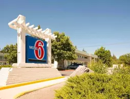 Motel 6 South Lake Tahoe | Kaliforniya - Lake Tahoe (ve civarı) - South Lake Tahoe