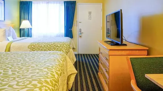 Days Inn Santa Barbara | Kaliforniya - Santa Barbara (ve civarı) - Santa Barbara - Santa Barbara Plajı