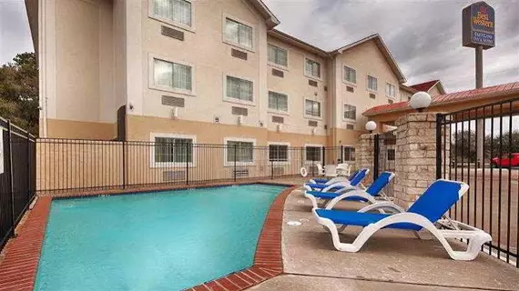 Best Western Inn & Suites Cleveland | Teksas - Conroe (ve civarı) - Cleveland