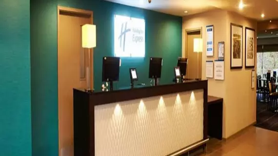 Holiday Inn Express Manchester Airport | Manchester (ve civarı) - Trafford - Altrincham