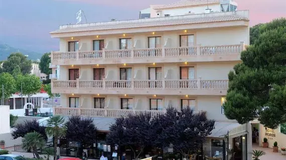 Hotel Morón | Balearic Adaları - Mayorka Adası - Capdepera - Cala Agulla