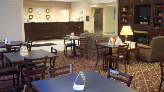 Comfort Inn & Suites Dayville | Connecticut - Willington (ve civarı) - Dayville