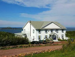 Castle Rock Country Inn | Nova Scotia - Ingonish Beach