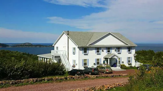 Castle Rock Country Inn | Nova Scotia - Ingonish Beach