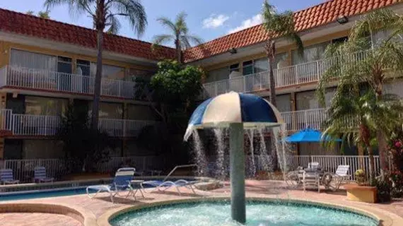 Quality Inn Central Clearwater | Florida - St. Petersburg - Clearwater (ve civarı) - Clearwater