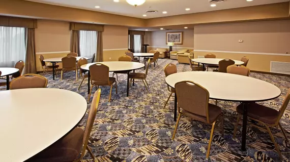 Holiday Inn Express Hotel & Suites Bedford | Indiana - Bloomington (ve civarı) - Bedford