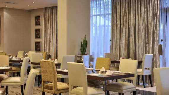 Holiday Inn Johannesburg-Rosebank | Gauteng - City of Tshwane - Johannesburg (ve civarı) - Johanesburg