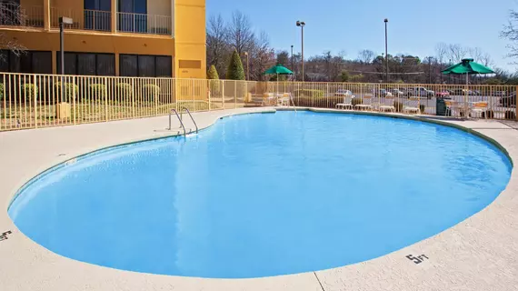 La Quinta Inn & Suites Nashville Airport/Opryland | Tennessee - Nashville-Davidson - Nashville (ve civarı) - Nashville - Opryland - Donelson