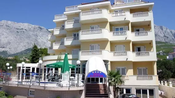 Hotel Conte | Split-Dalmaçya - Baska Voda