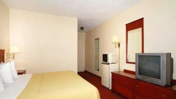 Quality Inn East Indianapolis | Indiana - Indianapolis (ve civarı) - Indianapolis