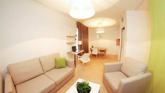 Quality Suites Lyon 7 Lodge | Auvergne-Rhone-Alpes - Rhone (bölge) - Lyon (ve çevresi) - Lyon - Gerland