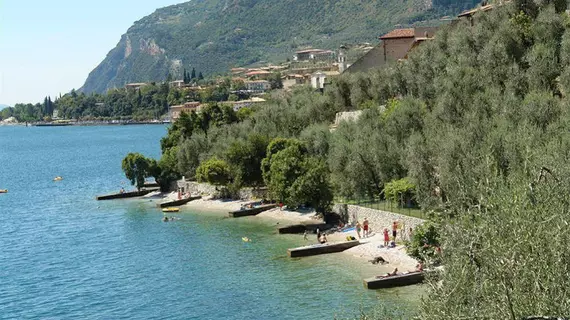 Hotel Augusta Garnì | Lombardy - Brescia (il) - Limone sul Garda