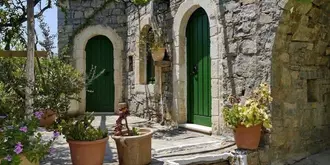 Arolithos Traditional Village Hotel