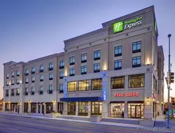 HOLIDAY INN EXPRESS & SUITES K | Kansas - Kansas City (ve civarı) - Kansas City