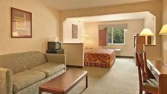 Ramada Hotel & Suites Glendale Heights | İllinois - Glendale Heights