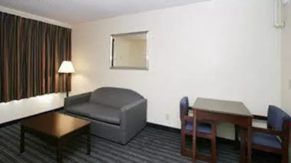 Knights Inn & Suites Virginia Beach | Virginia - Norfolk - Virginia Beach (ve civarı) - Virginia Beach