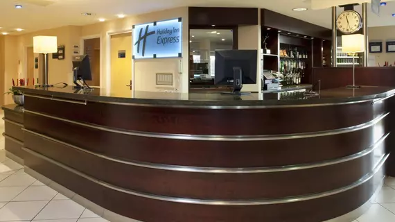 Holiday Inn Express Dunfermline | İskoçya - Fife (kontluk) - Dunfermline