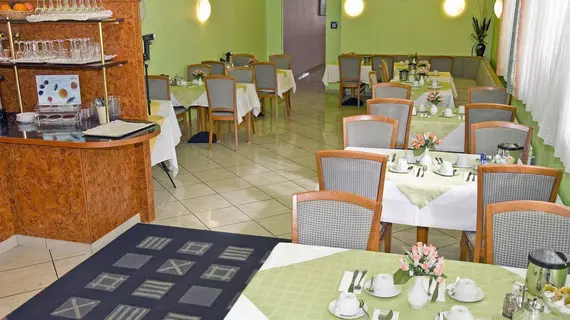 Hotel Minerva | Hessen - Frankfurt (ve civarı) - Frankfurt - Gutleutviertel