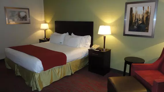 HOLIDAY INN EXPRESS & SUITES C | Alabama - Cullman (ve civarı) - Cullman