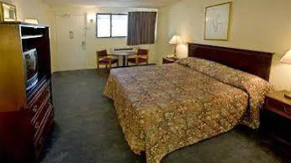 Riverwalk Inn and Suites Portsmouth | Virginia - Norfolk - Virginia Beach (ve civarı) - Portsmouth