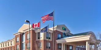 Holiday Inn Express Hotel & Suites - Novi