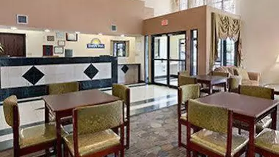 Days Inn North Dallas/Farmers Branch | Teksas - Dallas (ve civarı) - Farmers Branch