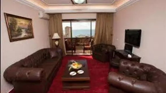 Queens Land Hotel | Keserwan District - Jounieh