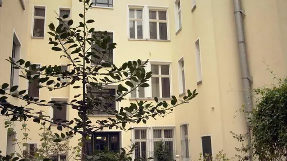 Old Town Apartments Schönhauser Allee | Berlin (ve civarı) - Pankow - Prenzlauer Berg