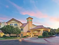 La Quinta by Wyndham Dallas - Addison Galleria