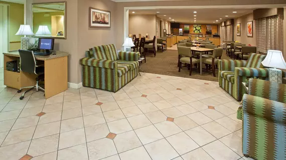 La Quinta Inn & Suites Nashville Airport | Tennessee - Nashville-Davidson - Nashville (ve civarı) - Nashville