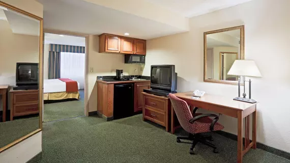 Holiday Inn Express Hotel & Suites Miami - Hialeah (Miami Lakes) | Florida - Miami (ve civarı) - Hialeah