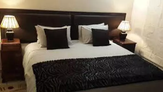 Magaliqua Guest House | Gauteng - City of Tshwane - Johannesburg (ve civarı) - Krugersdorp