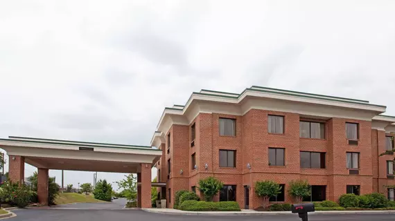 Holiday Inn Express Hotel & Suites Columbia-I-20 at Clemson Road | Güney Karolayna - Columbia (ve civarı) - Columbia