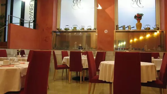 Hotel Rambla Figueres | Katalonya - Girona İli - Alt Empordà - Figueres