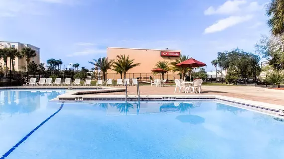 Econo Lodge International Drive at Universal | Florida - Orlando (ve civarı) - Orlando - Universal Orlando® Tatil ve Eğlence Merkezi