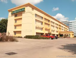 La Quinta Inn & Suites Houston Southwest | Teksas - Houston (ve civarı) - Houston