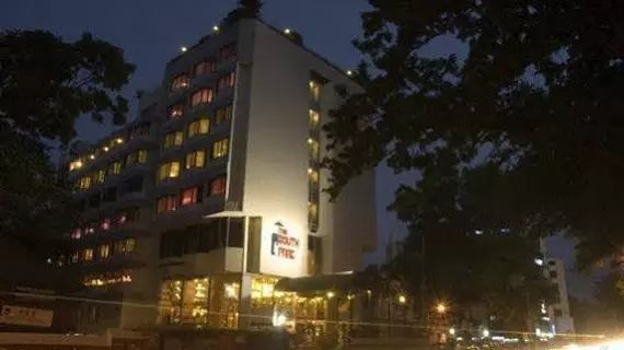 Fortune Hotel The South Park | Kerala - Thiruvananthapuram Bölgesi - Thiruvananthapuram