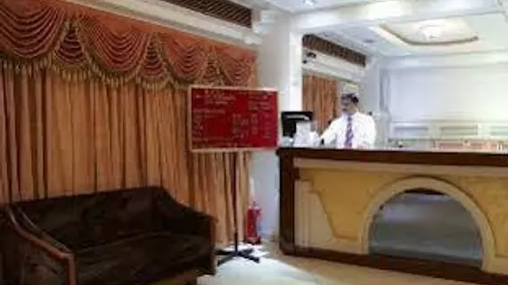 Hotel Golden Plaza | Gujarat - Ahmedabad Bölgesi - Ahmedabad - Ahmedabad Kent Merkezi