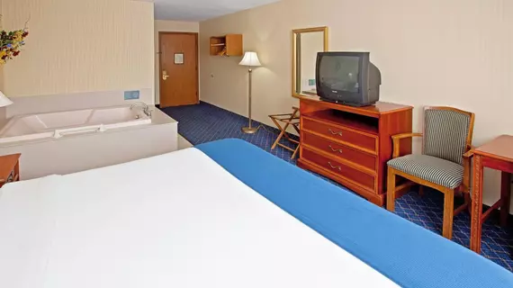 Holiday Inn Express Fremont Angola Area | Indiana - Fremont