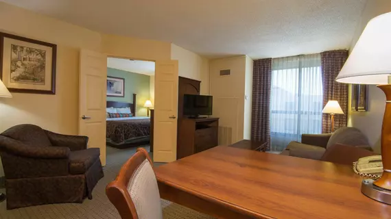 Staybridge Suites Memphis - Poplar Ave East | Tennessee - Memphis (ve civarı) - Memphis - White İstasyonu