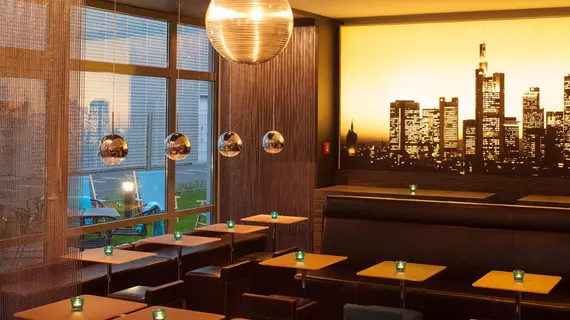 Motel One Frankfurt-Eastside | Hessen - Frankfurt (ve civarı) - Frankfurt - Ostend