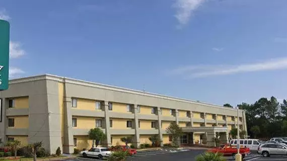 Days Inn & Suites | Georgia - Atlanta (ve civarı) - College Park